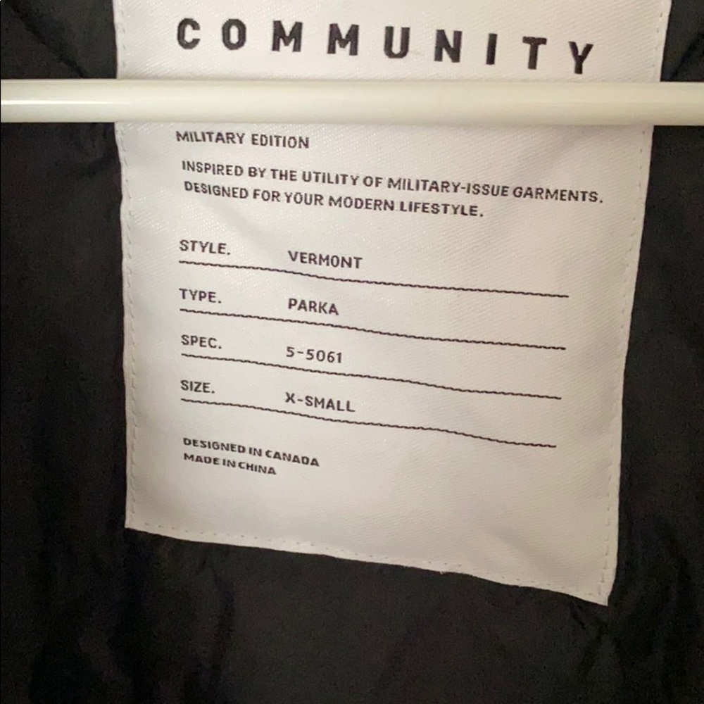 Aritzia/Community goose parka excellent condition - Picture 2 of 5